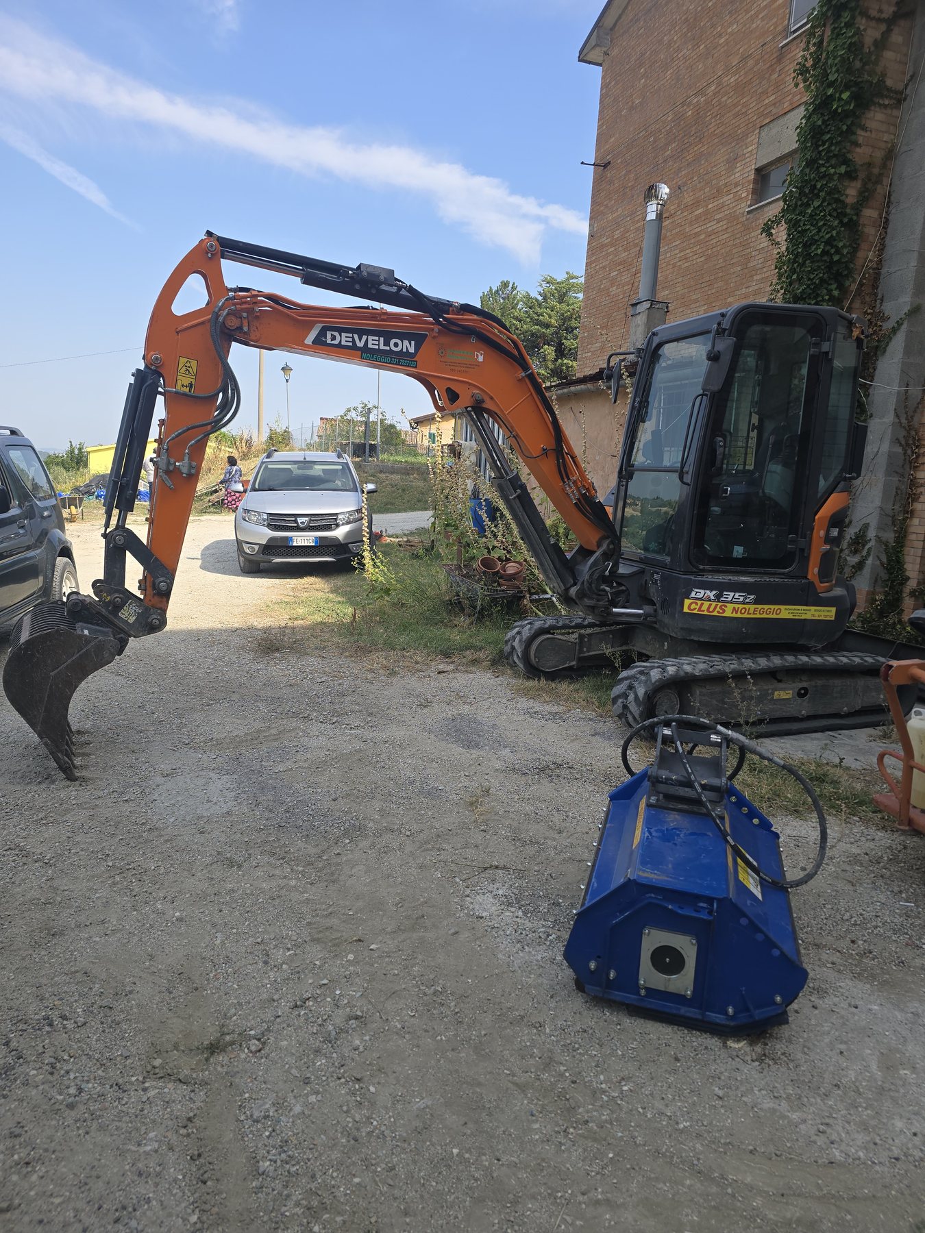 Miniescavatore Develon DX35Z CLUS con trincia idraulica